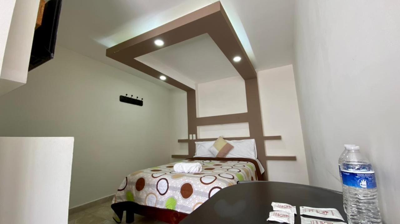 Hotel Caudillos Inn Emiliano Zapata  Dış mekan fotoğraf